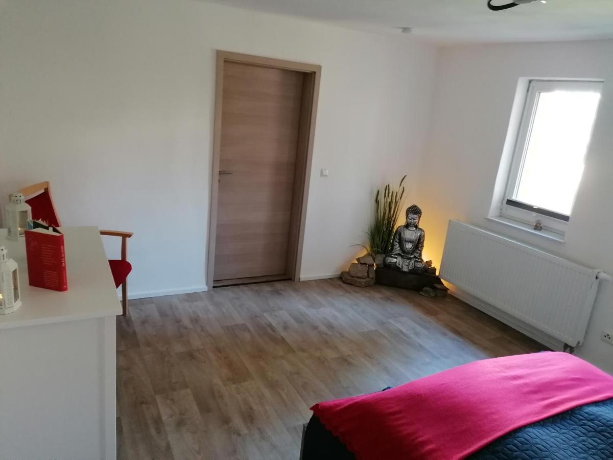 Fewo Im Lehm-Fachwerkhaus Erfurt Mit 3 Einzelnen Schlafzimmern Je Mit Tv Exterior foto