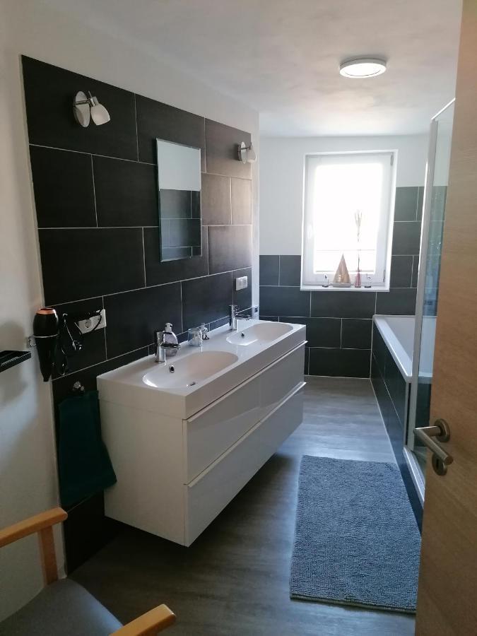 Fewo Im Lehm-Fachwerkhaus Erfurt Mit 3 Einzelnen Schlafzimmern Je Mit Tv Exterior foto